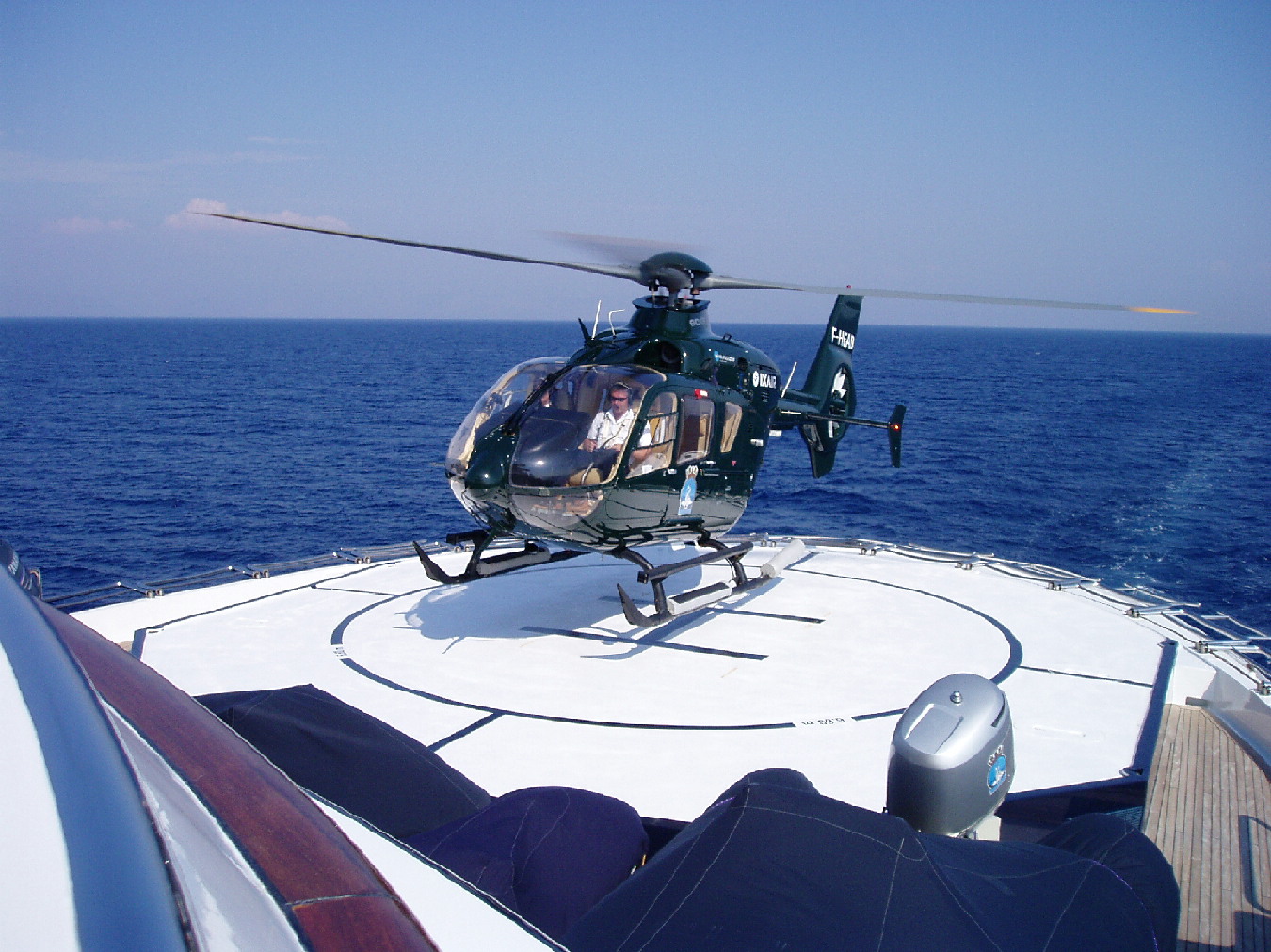 EC135 Low res 2.jpg